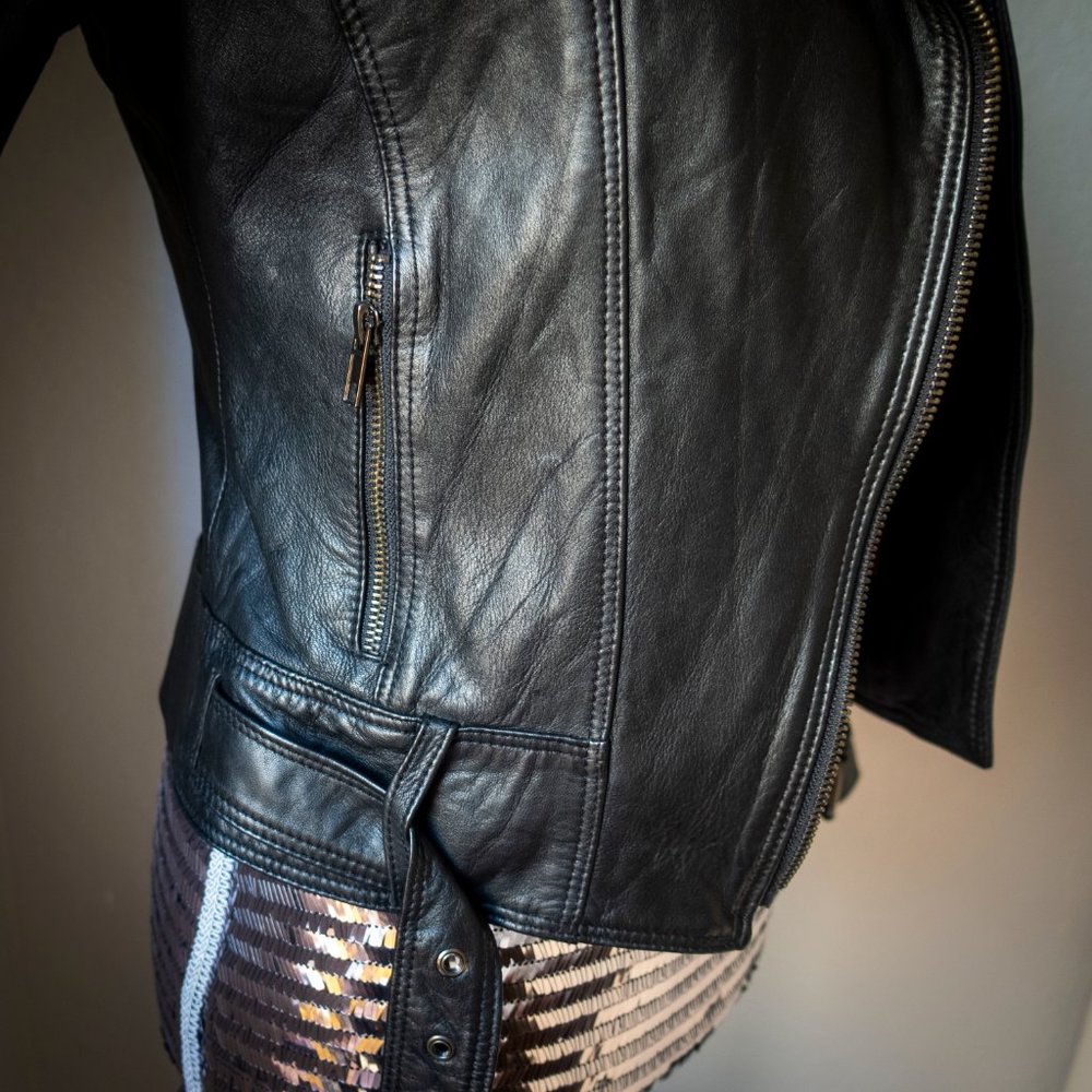 Black Leather Motorcycle Rocker Jacket - Picture 7 of 9